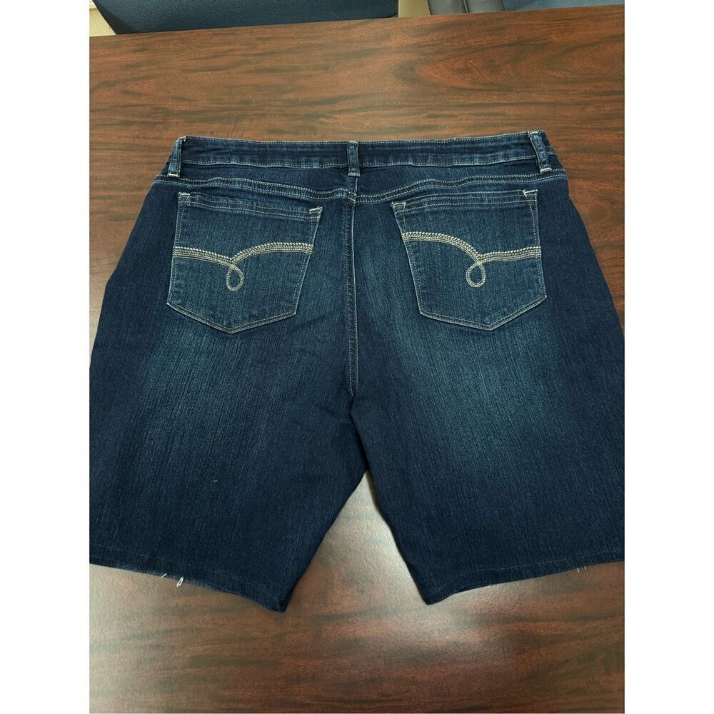 Riders by Lee Midrise Bootcut Cut Off Shorts Size 18 Petite - Picture 2 of 6